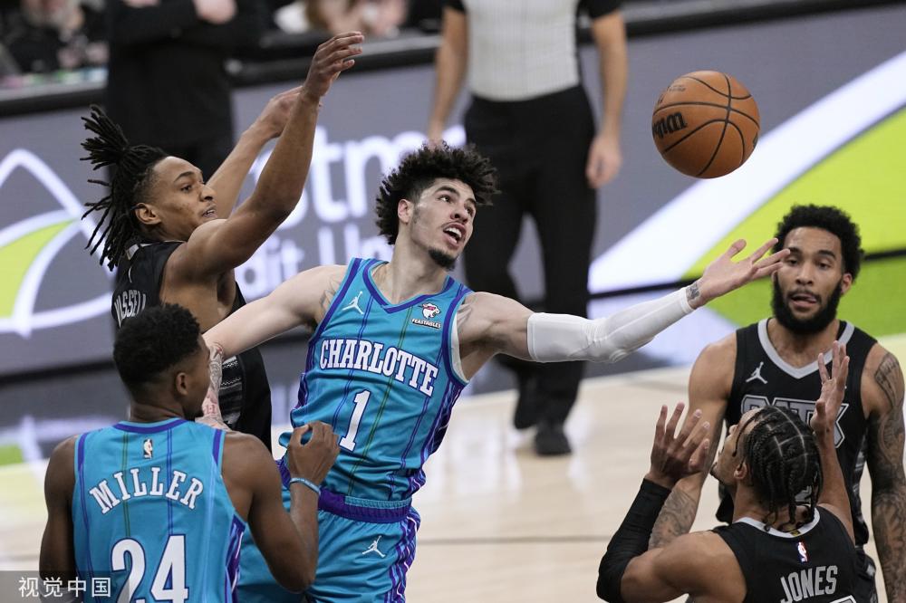 球队在面对 球队在面对